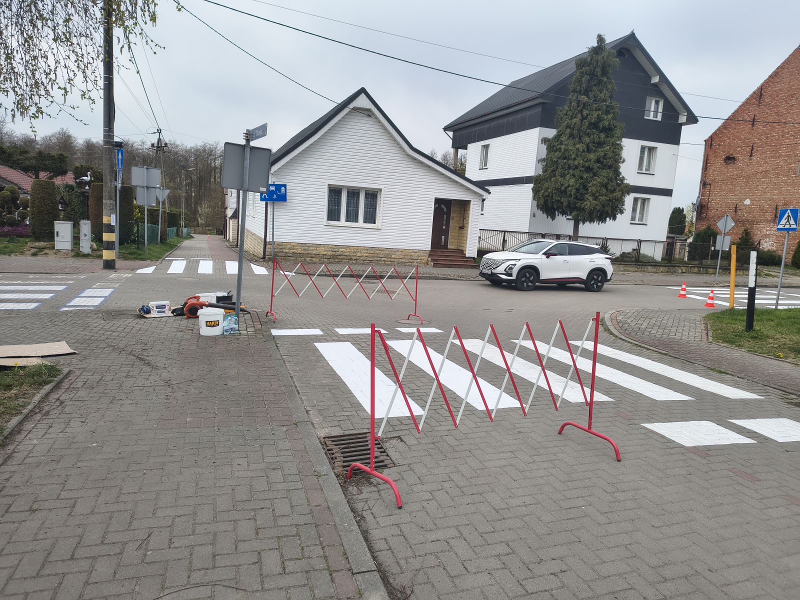 Zdjęcie: Prace porządkowo-naprawcze w gminie Banie wykonane systemem 